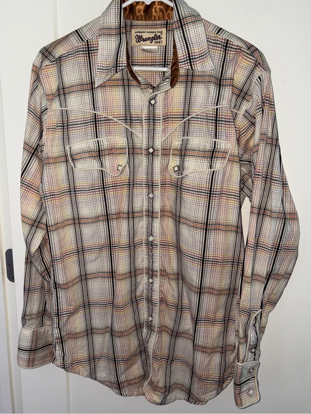 vintage NWOT Wrangler western style plaid shirt w/pearl snaps sz M